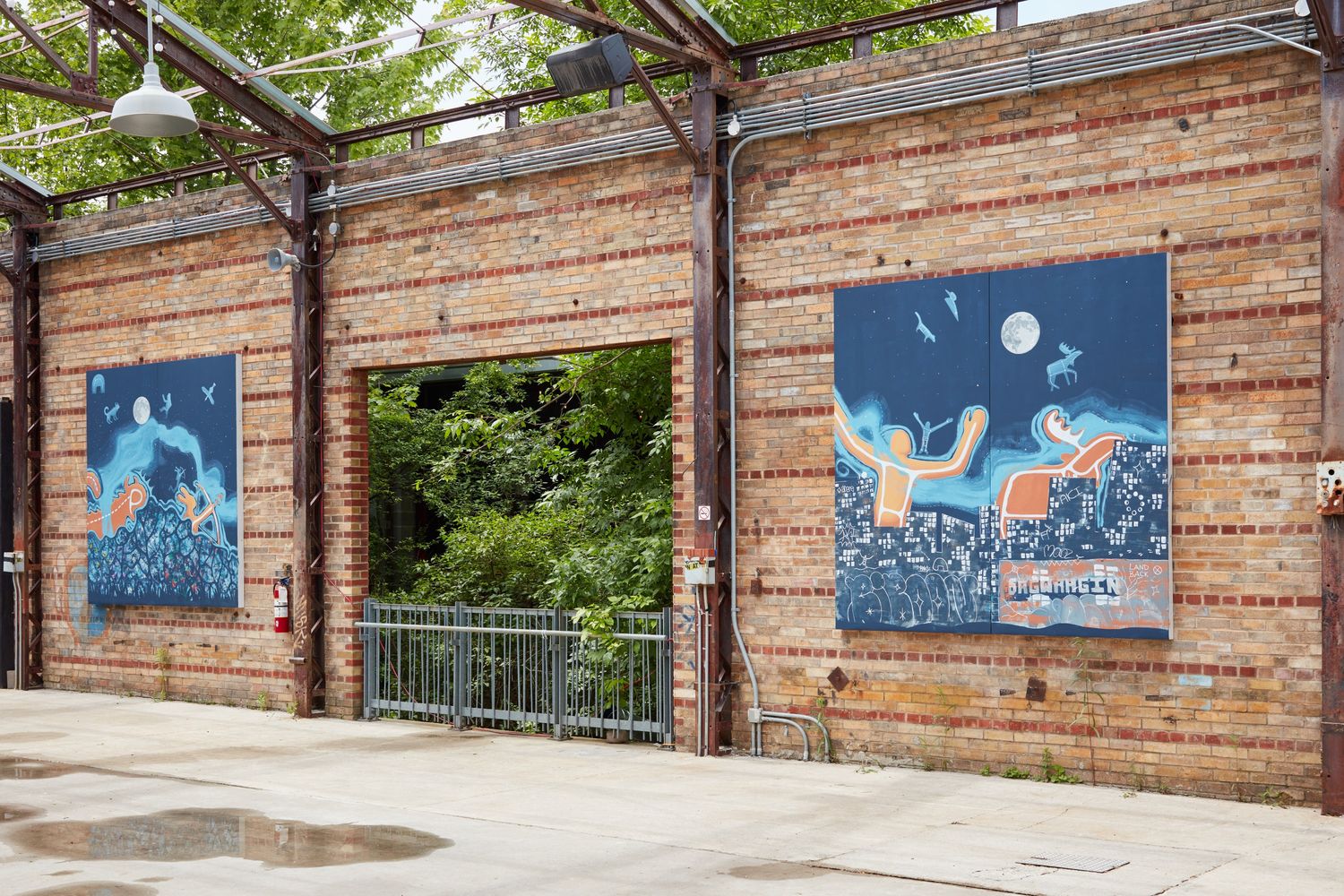 Peintures murale Stellar Narrative par Quinn Hopkins à Evergreen BRick Works 